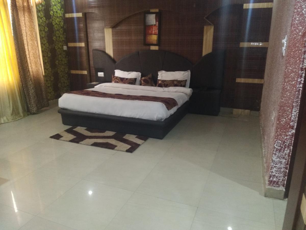 Hotel Jagdamba Katra  Ngoại thất bức ảnh